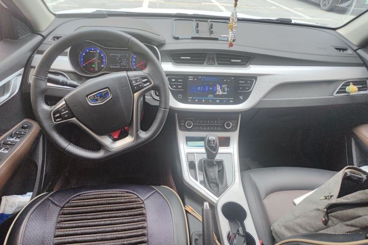 Used Geely Auto Vision 2019 Upgraded Model 1.5L CVT Luxury Version China VI Standard Center Console