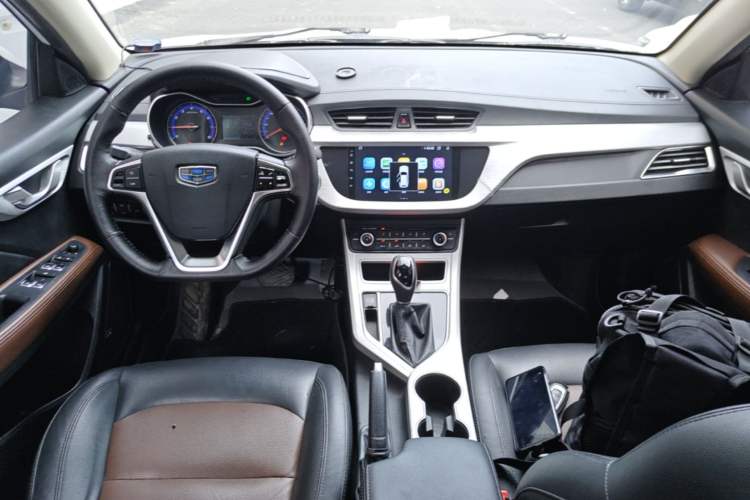 Used Geely Auto Vision 2019 Upgraded Model 1.5L CVT Luxury Version China VI Standard Center Console