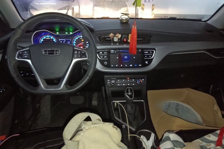 Used Geely Auto Vision 2019 Upgraded Model 1.5L Automatic Luxury Version China V Standard Center Console