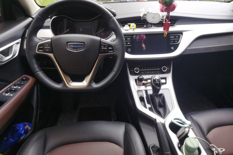 Used Geely Auto Vision 2019 Upgraded Model 1.5L CVT Luxury Version China VI Standard Center Console