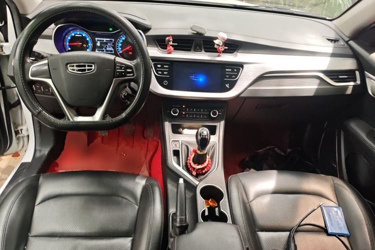 Used Geely Auto Vision 2019 Upgraded Model 1.5L Manual Luxury Version China V Standard Center Console