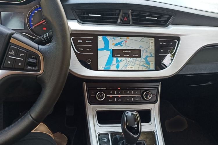 Used Geely Auto Vision 2019 Upgraded Model 1.5L CVT Luxury Version China VI Standard Center Console