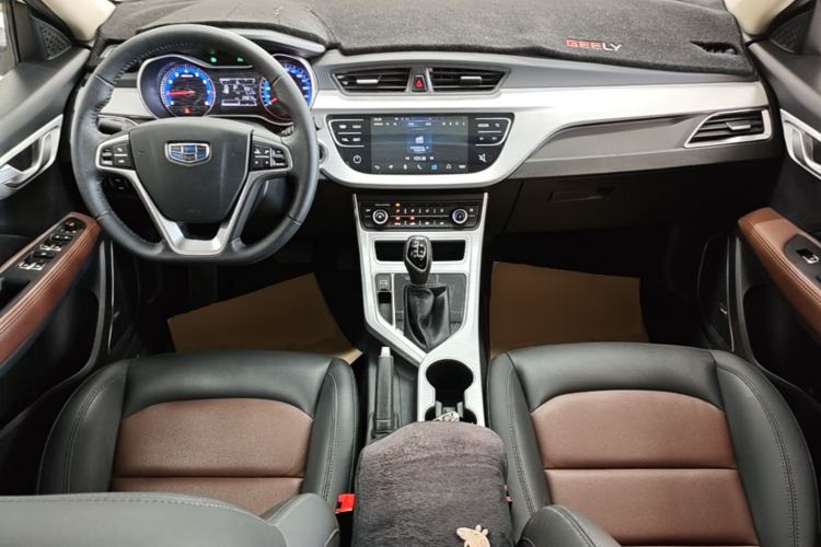 Used Geely Auto Vision 2019 Upgraded Model 1.5L CVT Luxury Version China VI Standard Center Console