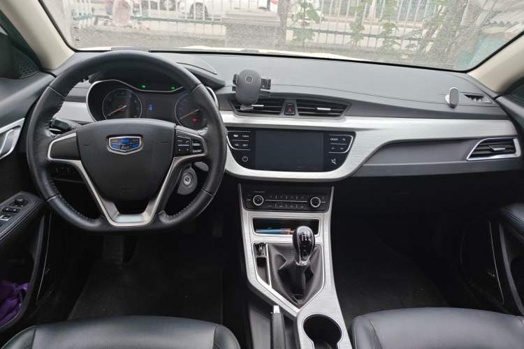 Used Geely Auto Vision 2019 Upgraded Model 1.5L Manual "Million Happiness" Edition China V Standard Center Console