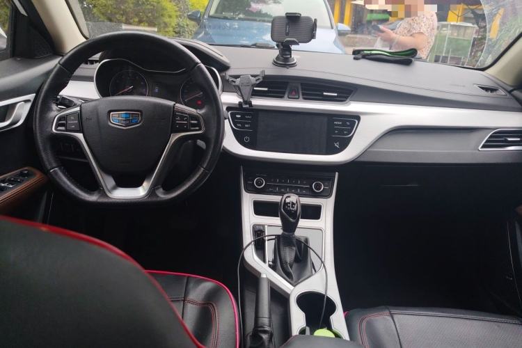 Used Geely Auto Vision 2019 Upgraded Model 1.5L CVT Luxury Version China VI Standard Center Console