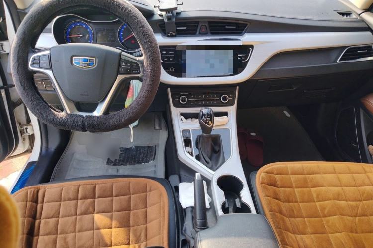 Used Geely Auto Vision 2019 Upgraded Model 1.5L CVT Prestige Version China VI Standard Center Console