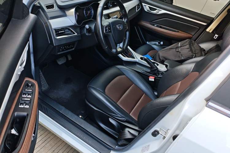 Used Geely Auto Vision 2019 Upgraded Model 1.5L CVT Luxury Version China VI Standard Driver Seat