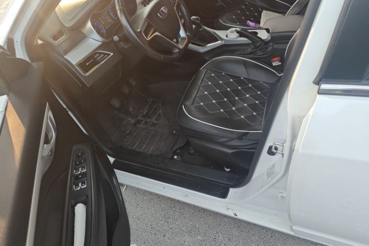 Used Geely Auto Vision 2019 Upgraded Model 1.5L Manual Luxury Version China VI Standard Driver Seat