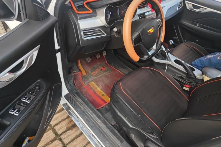 Used Geely Auto Vision 2019 Upgraded Model 1.5L Manual Luxury Version China V Standard Driver Seat