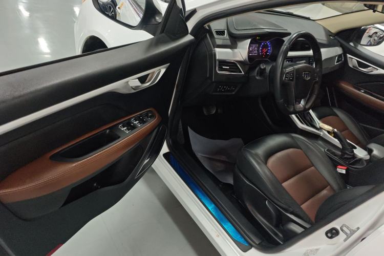Used Geely Auto Vision 2019 Upgraded Model 1.5L CVT Prestige Version China VI Standard Driver Seat