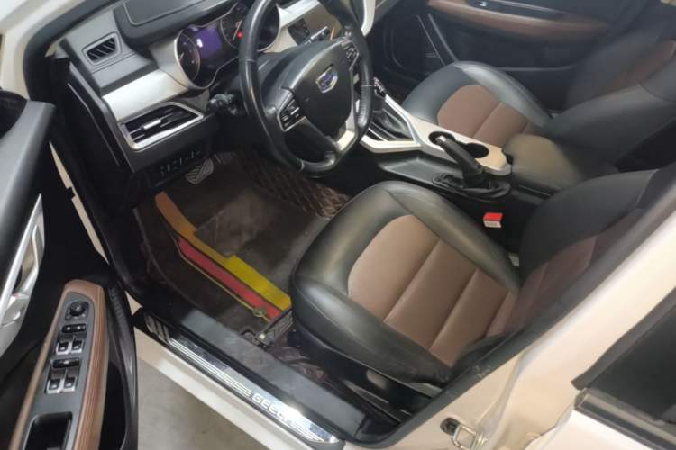 Used Geely Auto Vision 2019 Upgraded Model 1.5L CVT Prestige Version China VI Standard Driver Seat