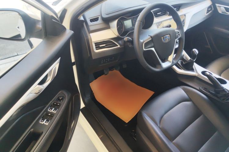 Used Geely Auto Vision 2019 Upgraded Model 1.5L Manual Luxury Version China VI Standard Driver Seat
