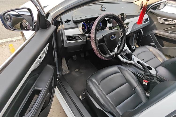 Used Geely Auto Vision 2019 Upgraded Model 1.5L Manual Luxury Version China VI Standard Driver Seat