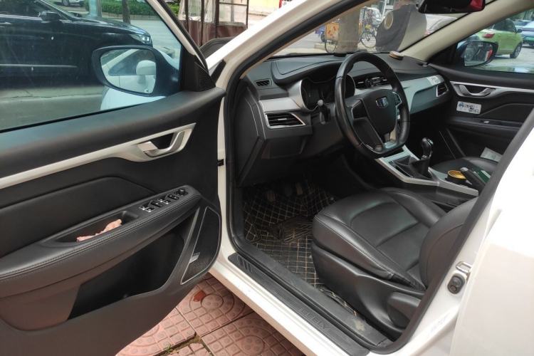 Used Geely Auto Vision 2019 Upgraded Model 1.5L Manual Luxury Version China VI Standard Driver Seat