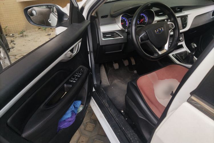 Used Geely Auto Vision 2019 Upgraded Model 1.5L Manual Luxury Version China VI Standard Driver Seat