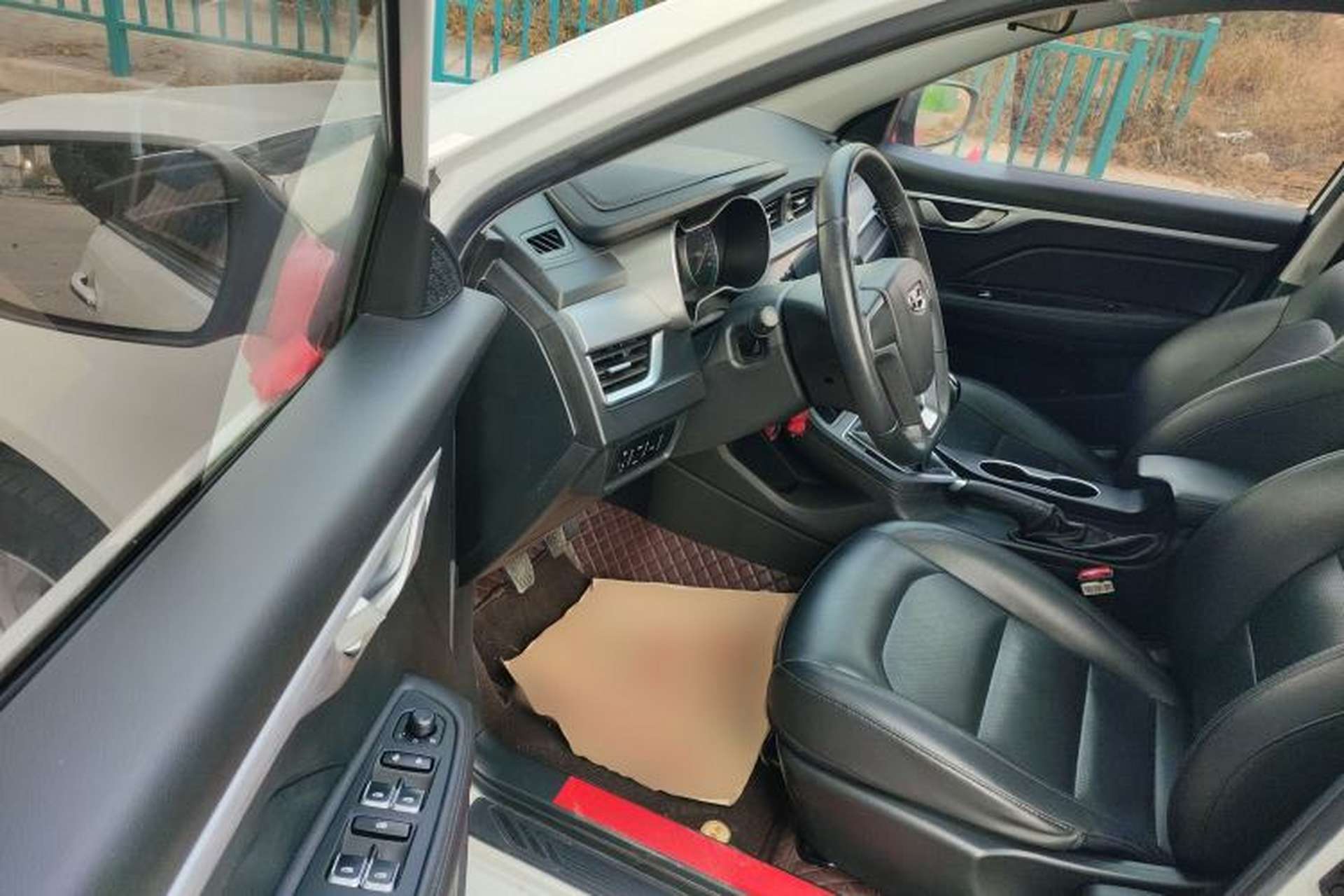 Used Geely Auto Vision 2019 Upgraded Model 1.5L Manual Luxury Version China VI Standard Driver Seat