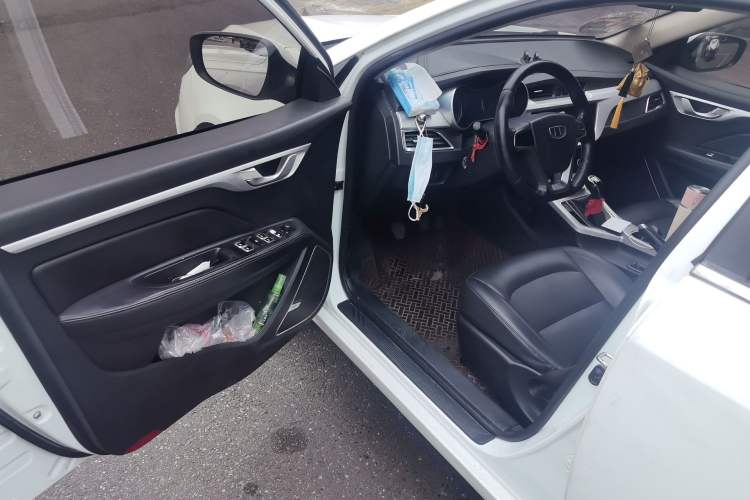 Used Geely Auto Vision 2019 Upgraded Model 1.5L Manual Luxury Version China V Standard Driver Seat