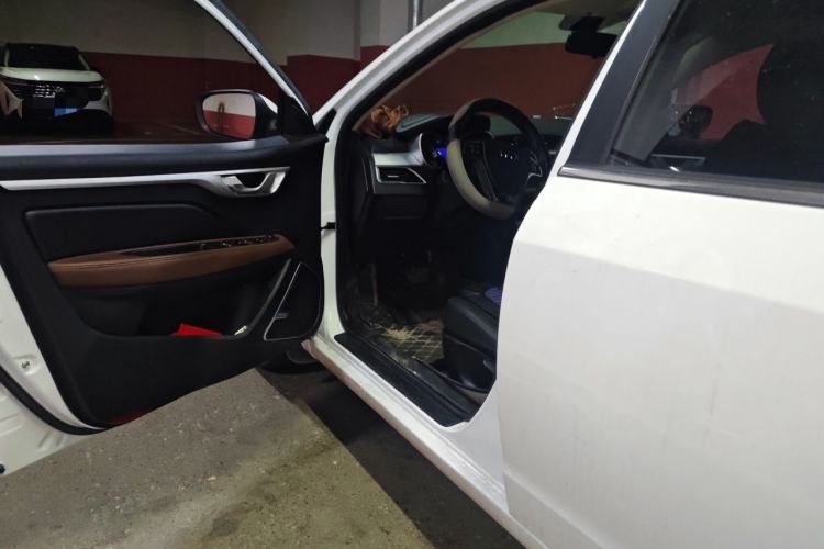 Used Geely Auto Vision 2019 Upgraded Model 1.5L CVT Luxury Version China VI Standard Driver Seat
