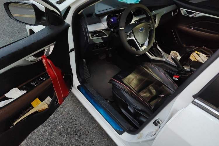 Used Geely Auto Vision 2019 Upgraded Model 1.5L CVT Prestige Version China VI Standard Driver Seat