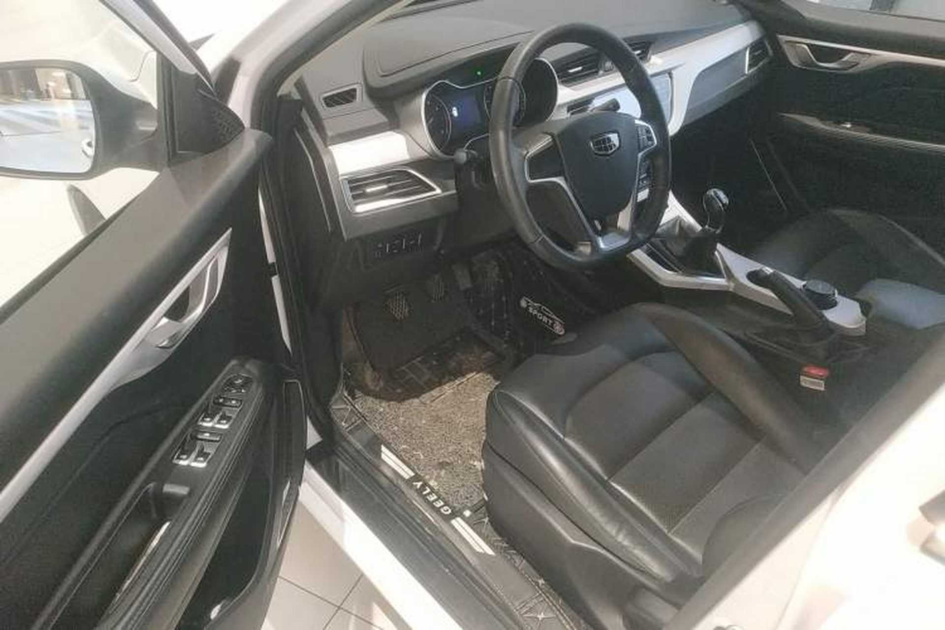 Used Geely Auto Vision 2019 Upgraded Model 1.5L Manual Luxury Version China VI Standard Driver Seat