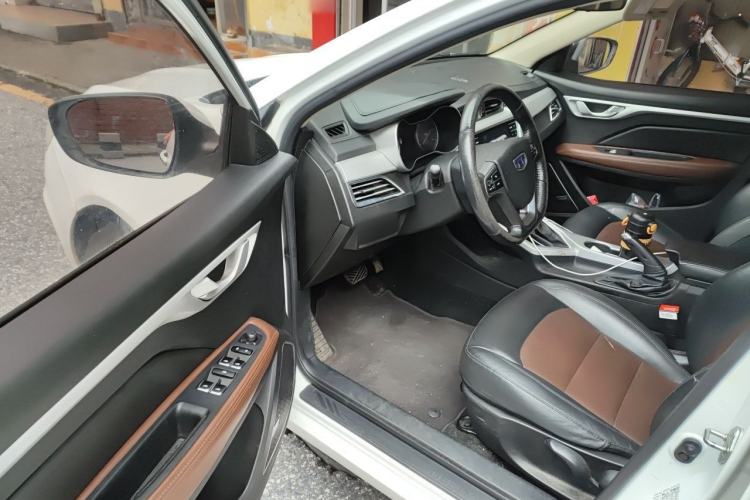 Used Geely Auto Vision 2019 Upgraded Model 1.5L CVT Luxury Version China VI Standard Driver Seat