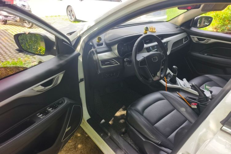 Used Geely Auto Vision 2019 Upgraded Model 1.5L Manual Luxury Version China VI Standard Driver Seat