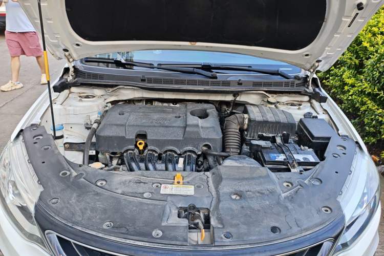 Used Geely Auto Vision 2019 Upgraded Model 1.5L CVT Luxury Version China VI Standard Engine Bay