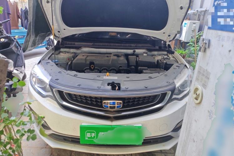 Used Geely Auto Vision 2019 Upgraded Model 1.5L Manual Luxury Version China VI Standard Engine Bay