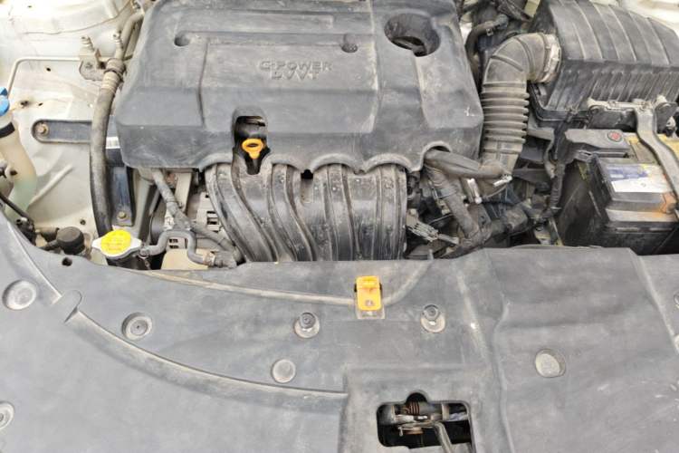 Used Geely Auto Vision 2019 Upgraded Model 1.5L CVT Luxury Version China VI Standard Engine Bay