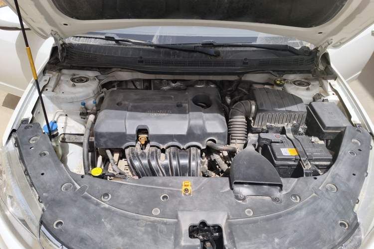Used Geely Auto Vision 2019 Upgraded Model 1.5L CVT Prestige Version China VI Standard Engine Bay