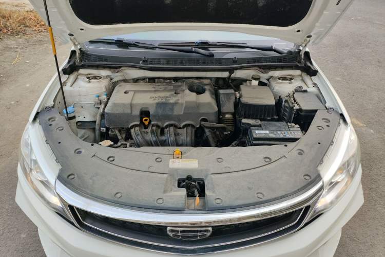 Used Geely Auto Vision 2019 Upgraded Model 1.5L Manual Luxury Version China VI Standard Engine Bay