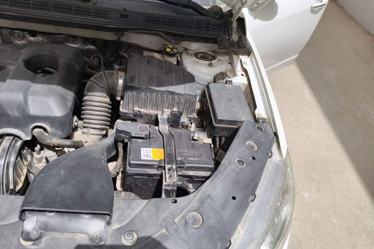 Used Geely Auto Vision 2019 Upgraded Model 1.5L CVT Prestige Version China VI Standard Engine Bay Left