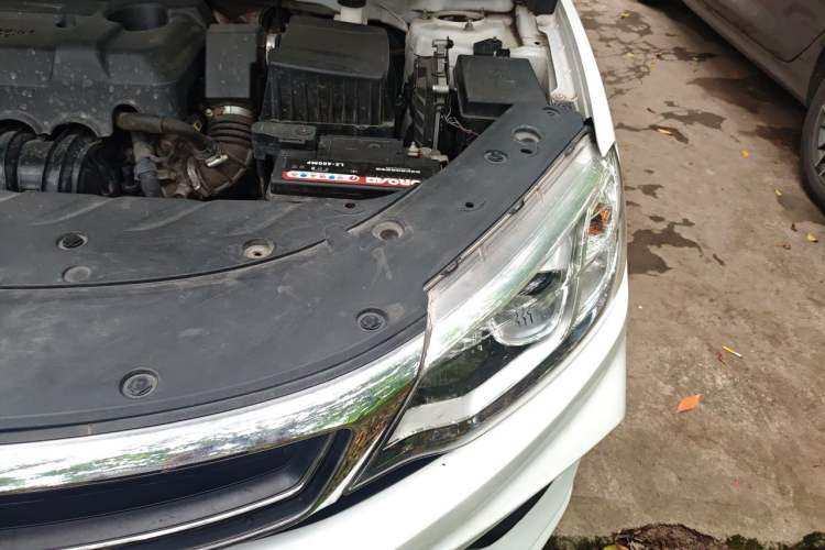 Used Geely Auto Vision 2019 Upgraded Model 1.5L Manual Luxury Version China V Standard Engine Bay Left
