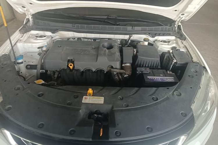 Used Geely Auto Vision 2019 Upgraded Model 1.5L Manual Luxury Version China VI Standard Engine Bay