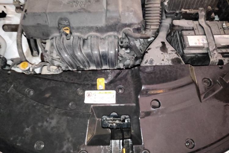Used Geely Auto Vision 2019 Upgraded Model 1.5L CVT Prestige Version China VI Standard Engine Bay