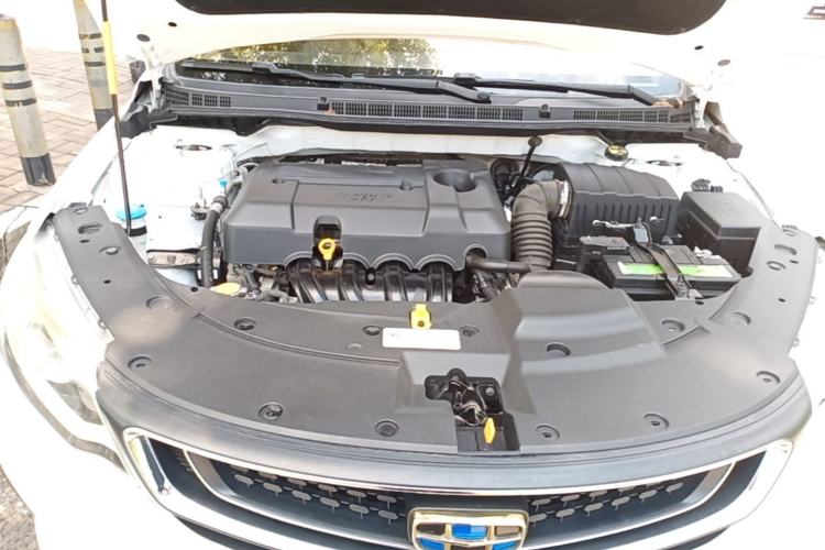 Used Geely Auto Vision 2019 Upgraded Model 1.5L CVT Luxury Version China VI Standard Engine Bay