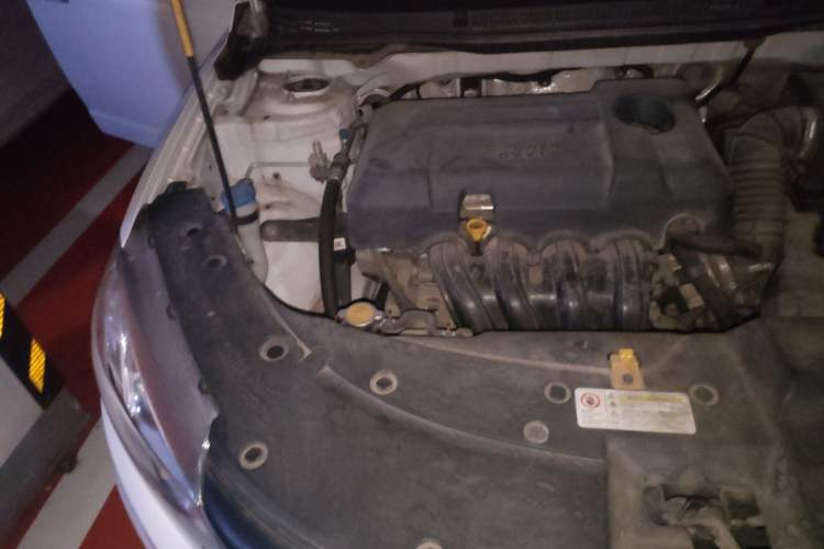 Used Geely Auto Vision 2019 Upgraded Model 1.5L CVT Luxury Version China VI Standard Engine Bay Right