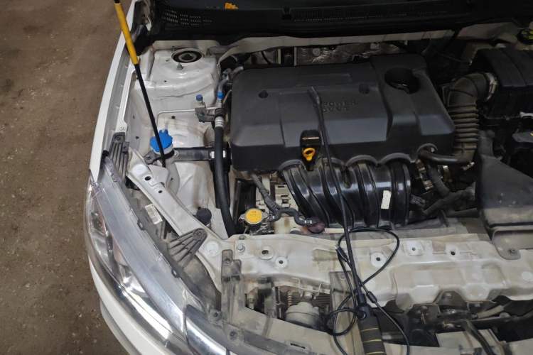 Used Geely Auto Vision 2019 Upgraded Model 1.5L CVT Luxury Version China VI Standard Engine Bay Right
