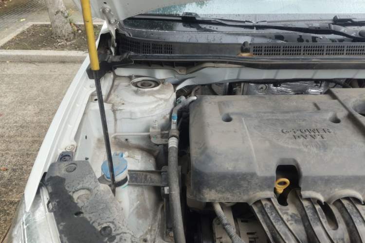 Used Geely Auto Vision 2019 Upgraded Model 1.5L CVT Luxury Version China VI Standard Engine Bay Right