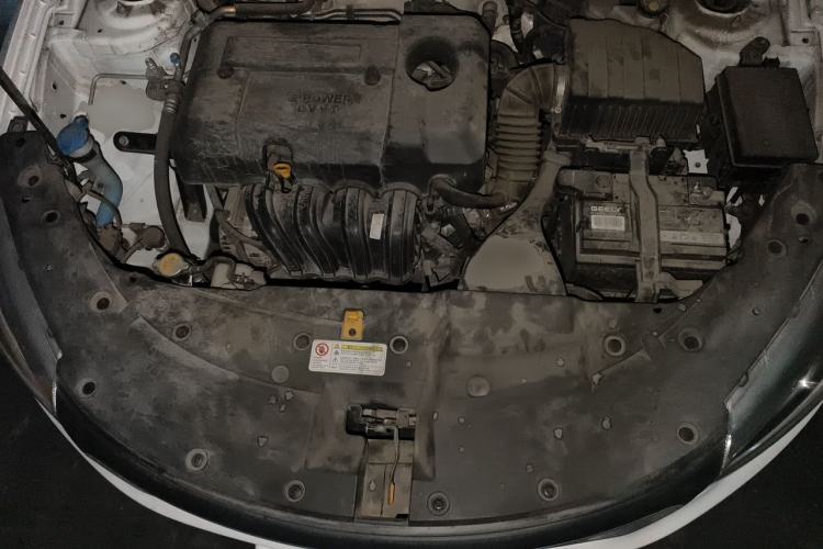 Used Geely Auto Vision 2019 Upgraded Model 1.5L CVT Luxury Version China VI Standard Engine Bay