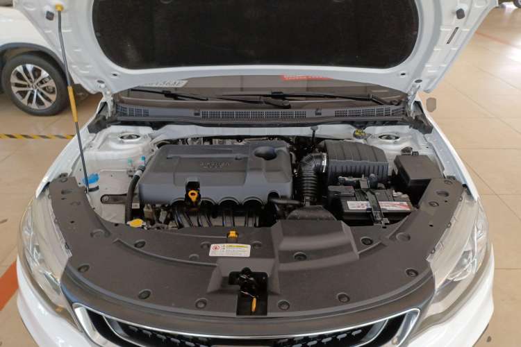 Used Geely Auto Vision 2019 Upgraded Model 1.5L CVT Luxury Version China VI Standard Engine Bay