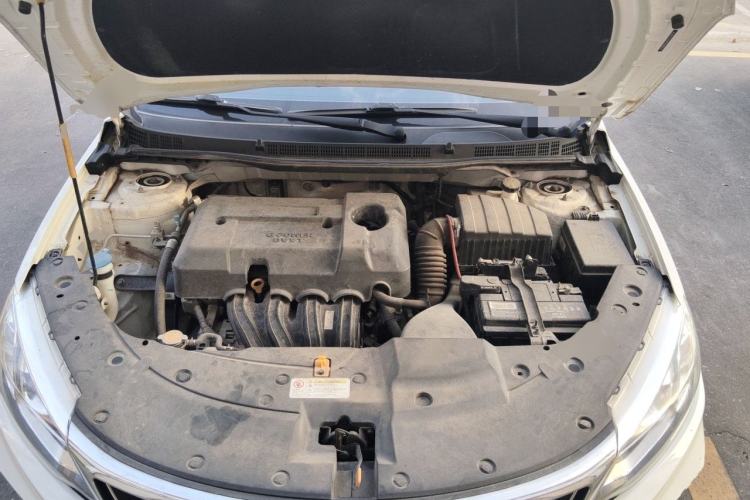 Used Geely Auto Vision 2019 Upgraded Model 1.5L CVT Luxury Version China VI Standard Engine Bay