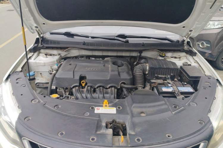 Used Geely Auto Vision 2019 Upgraded Model 1.5L CVT Luxury Version China VI Standard Engine Bay