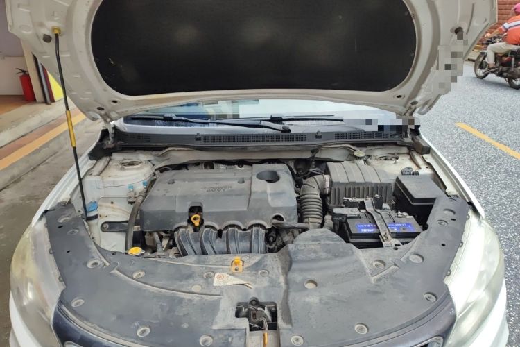 Used Geely Auto Vision 2019 Upgraded Model 1.5L CVT Luxury Version China VI Standard Engine Bay