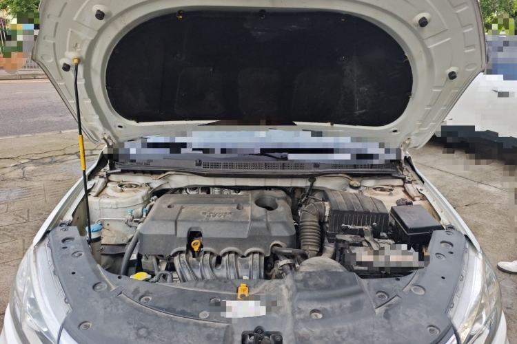 Used Geely Auto Vision 2019 Upgraded Model 1.5L CVT Luxury Version China VI Standard Engine Bay