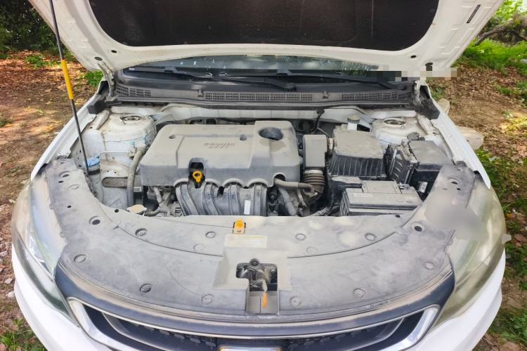 Used Geely Auto Vision 2019 Upgraded Model 1.5L Manual Luxury Version China VI Standard Engine Bay