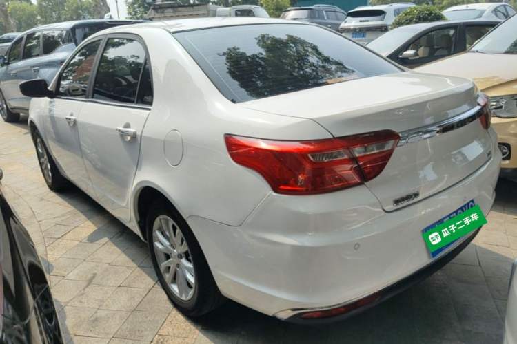 Used Geely Auto Vision 2019 Upgraded Model 1.5L Manual Luxury Version China VI Standard Exterior 2