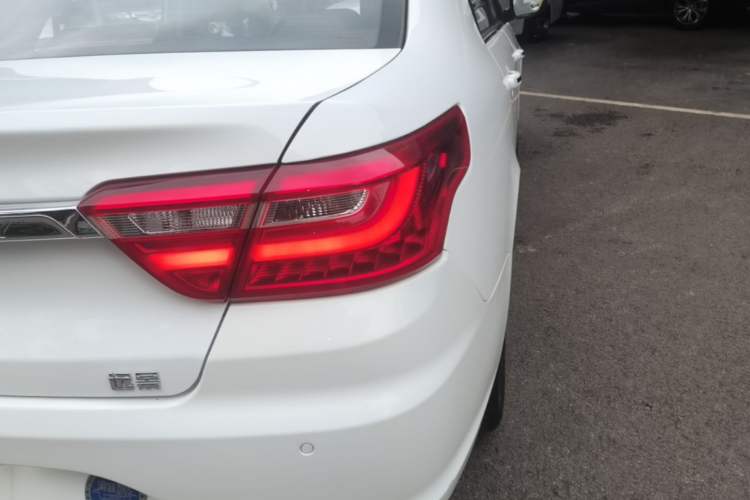 Used Geely Auto Vision 2019 Upgraded Model 1.5L CVT Prestige Version China VI Standard Exterior 3