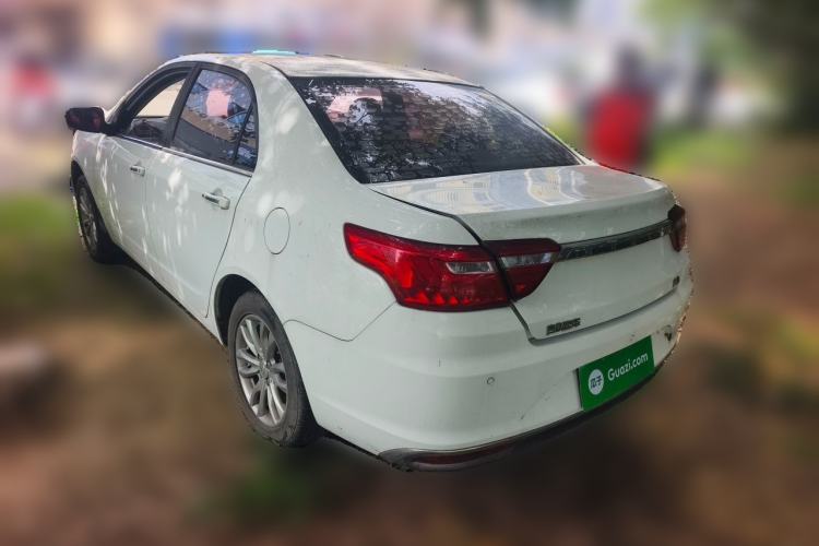 Used Geely Auto Vision 2019 Upgraded Model 1.5L Manual Luxury Version China VI Standard Exterior 3