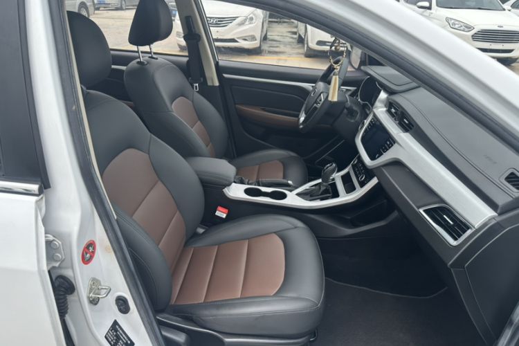 Used Geely Auto Vision 2019 Upgraded Model 1.5L CVT Prestige Version China VI Standard Exterior 3